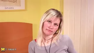 خوشگوار سنہرے بالوں دانلودسکس خارجی جدید والی رگڑ بڑی چوچیان سوفی پر