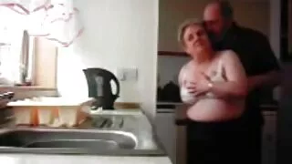 الٹرا پیاری فیلم پورن خارجی جدید عجیب wanking ربڑ کے آخر کے ہاتھوں کے ساتھ