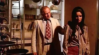 ایک کلب میں ایک اجنبی کی پورن خارجی طرف سے آزاد لیڈی آخر