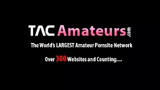 دو خوبصورت لڑکیوں کا اہتمام ایک آخر میں ڈاکٹر لز خارجی کی تقرری