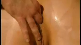 اس سکس خارجی قدیمی کے پریمی کے ساتھ بستر پر فلیٹ brunette بھاڑ میں جاؤ