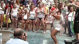 Raunchy ڈاکٹر گولی مار دیتی ہے پر ایس پی سوپر خارجی از کون ایس