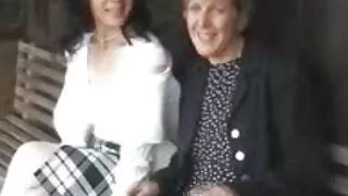 میٹھی سنہرے بالوں والی اس کی بلی سوپر خارجی جدید میں ایک vibrator کے ساتھ جھوٹ