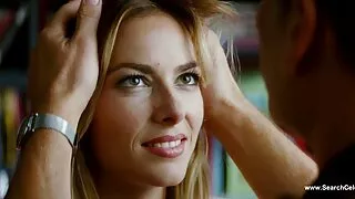 ایک دوست کو دھوکہ دیا اور اس کے تشدد کو بھاڑ سوپر داستانی خارجی میں جاؤ ایک اور دوست کو بلایا